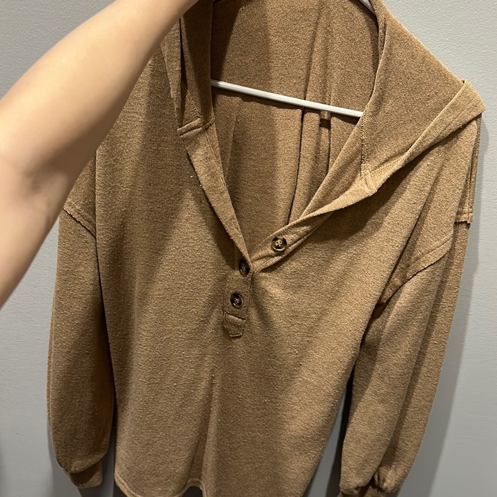 Light hoodie vneck